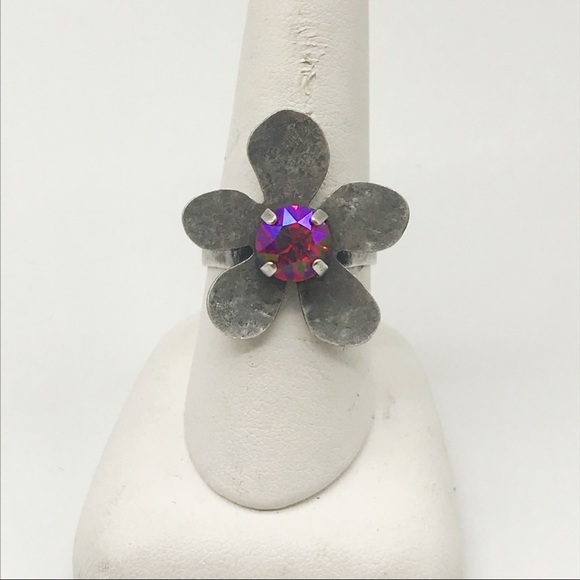 Flower ring-crystal statement ring - Picture 2 of 5
